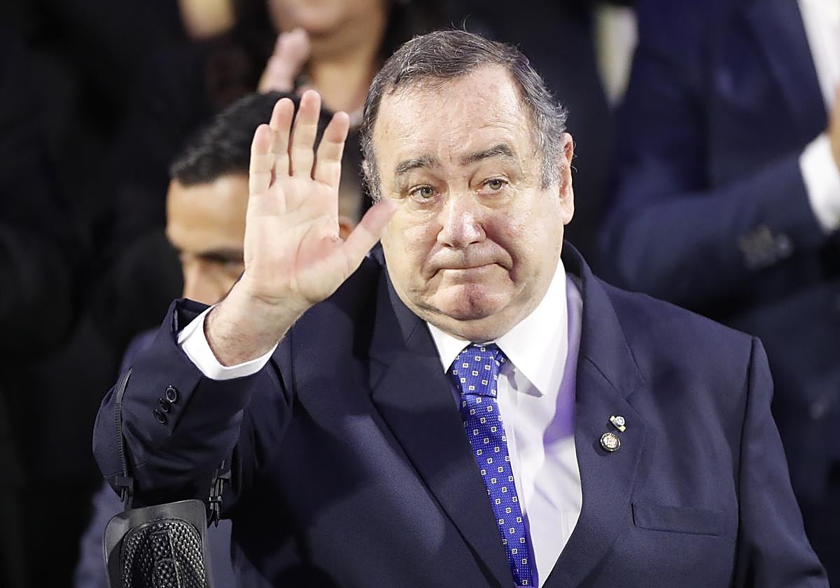 El presidente saliente de Guatemala, Alejandro Giammattei