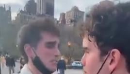 El emotivo reencuentro de dos hermanos gemelos separados al nacer: «Era yo, pero no era yo: era él»