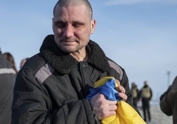 Rusia y Ucrania se intercambian 200 prisioneros por cada lado a pesar del derribo de un avión militar ruso