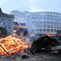 Miles de tractores y manifestantes, entre los que hay españoles, colapsan Bruselas