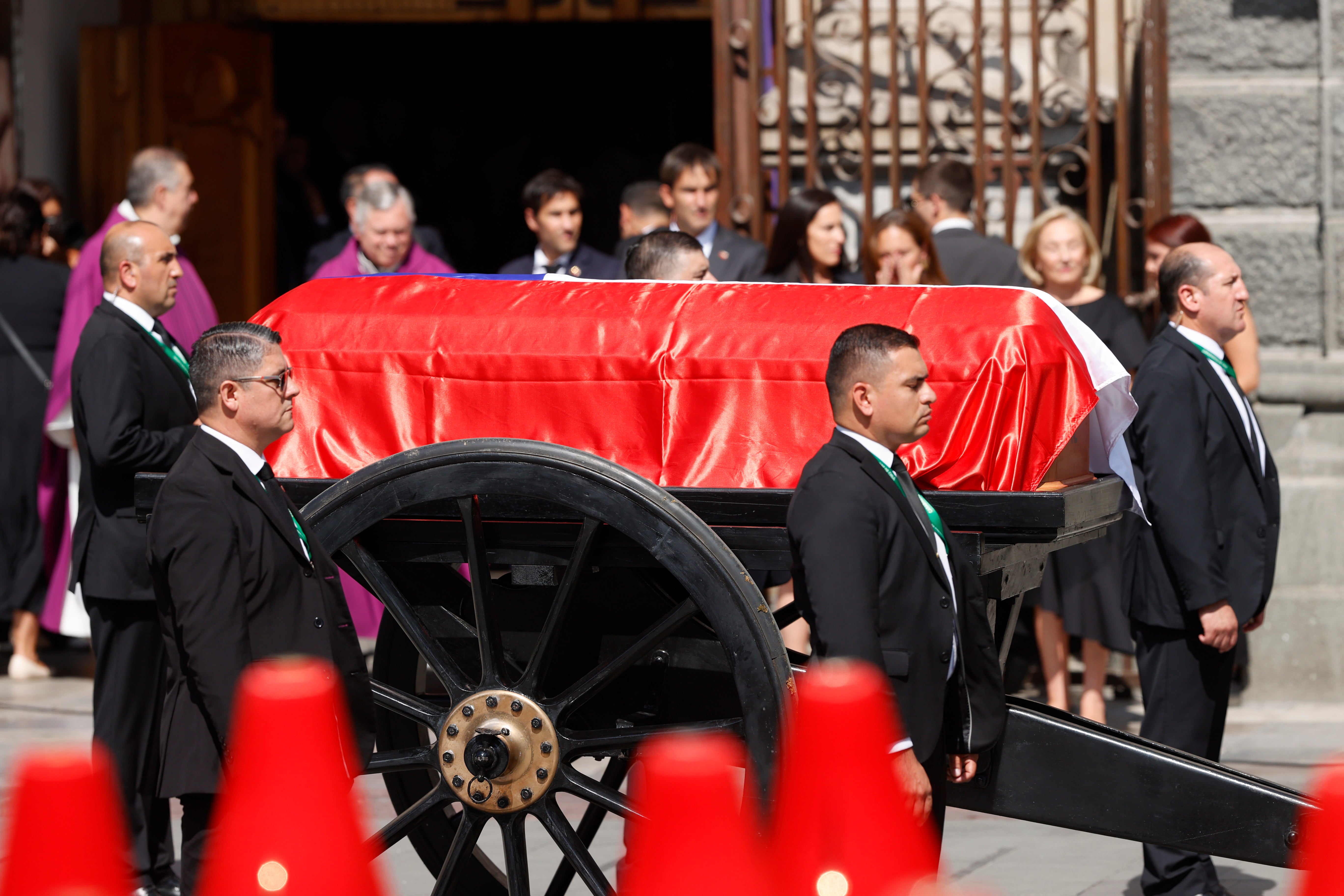 Paso del cortejo fúnebre del expresidente Sebastián Piñera