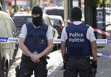 Un tiroteo en Bruselas deja dos personas heridas de gravedad y los autores se dan a la fuga