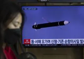 Corea del Norte mantiene la tensión con otro lanzamiento de un nuevo enjambre de misiles de crucero sobre el mar de Japón