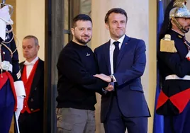 Macron y Zelenski firman este viernes un acuerdo de seguridad y defensa para potenciar la posición ucraniana frente a Rusia