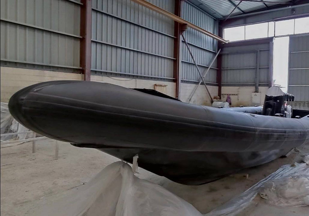 Una narcolancha en el almacén de Cerveira