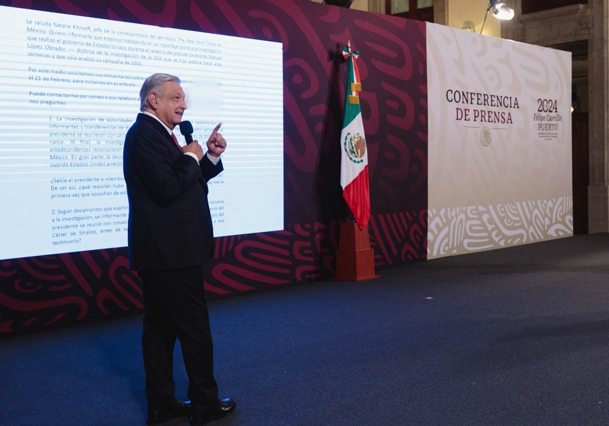 El presidente López Obrador, la semana pasada en la 'mañanera' en la que desveló el número de teléfono de la corresponsal del NYT en Ciudad de México