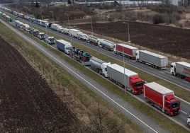 Ucrania restringirá su propio comercio para desbloquear la frontera con Polonia