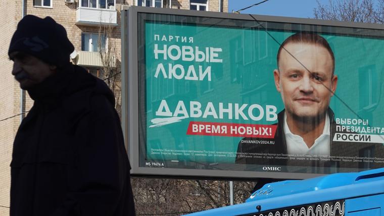 Vladislav Davankov, en un cartel electoral