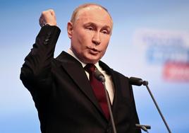 Putin agita el fantasma de la Tercera Guerra Mundial al ser preguntado por el posible envío de tropas planteado por Macron