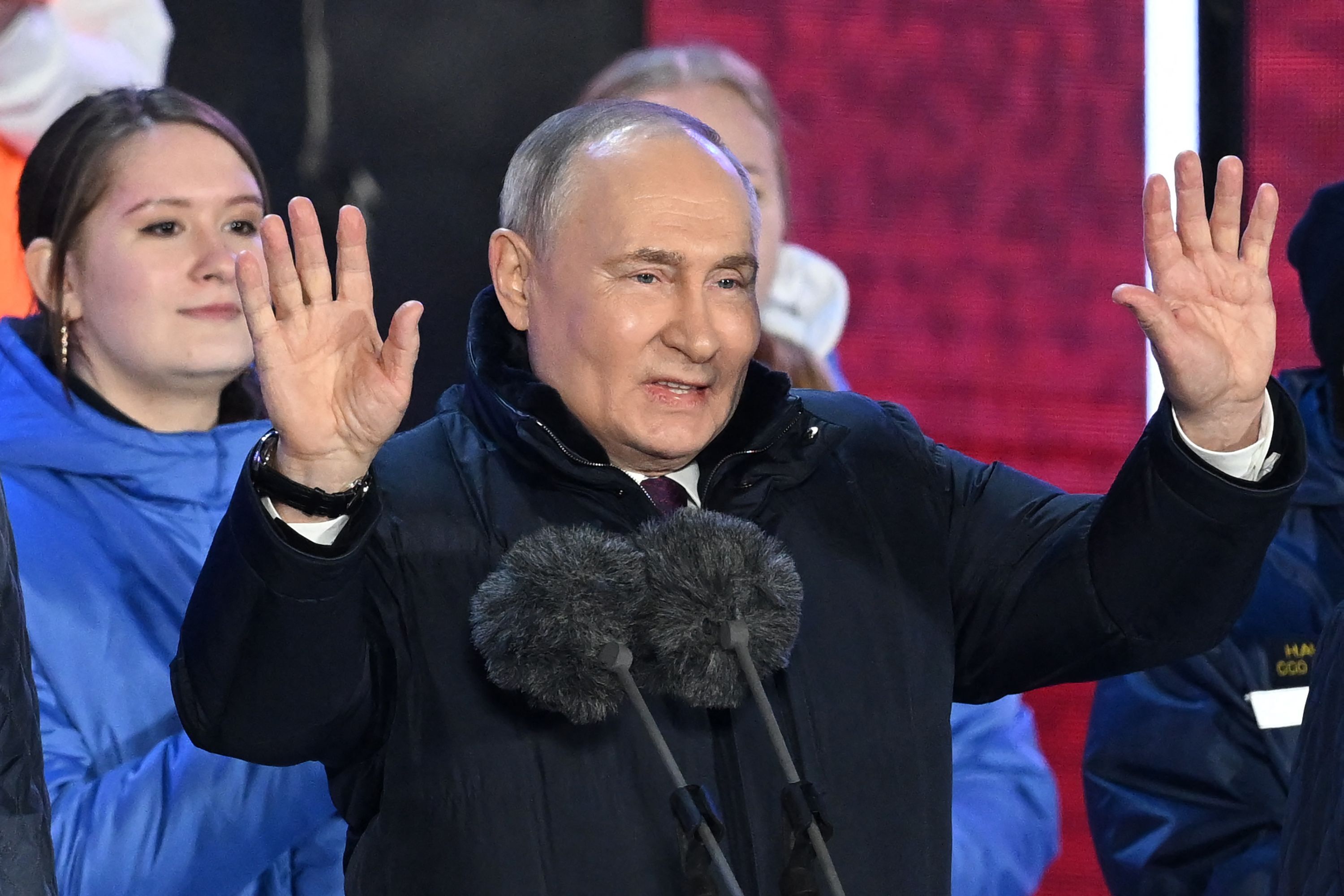 El presidente de Rusia, Vladímir Putin, se dirige a los asistentes a la celebración en la Plaza Roja de Moscú del resultado de las elecciones y del décimo aniversario de la anexión de Crimea.
