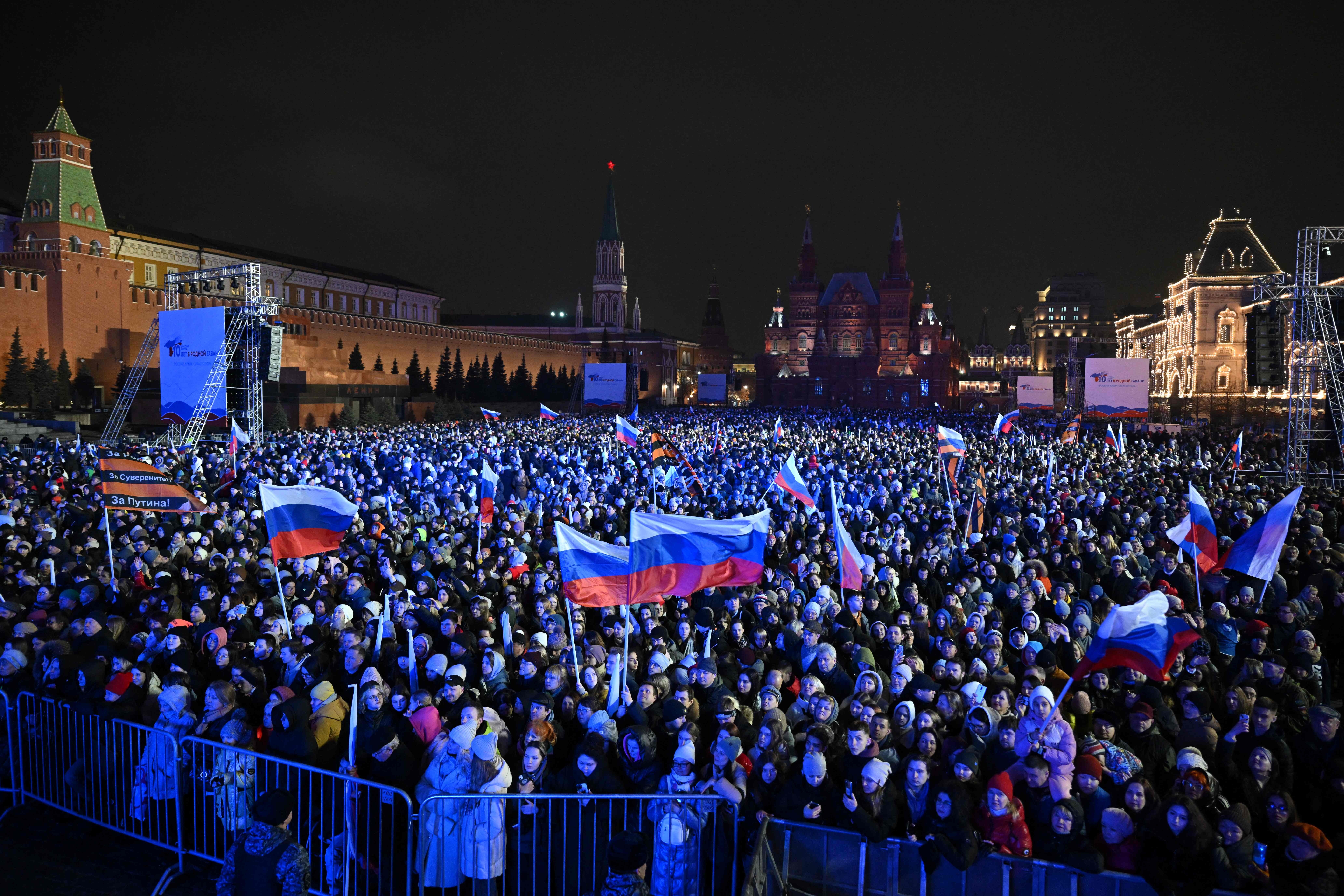 Vista de la Plaza Roja de Moscú para el acto de Putin en el décimo aniversario de la anexión de Crimea.