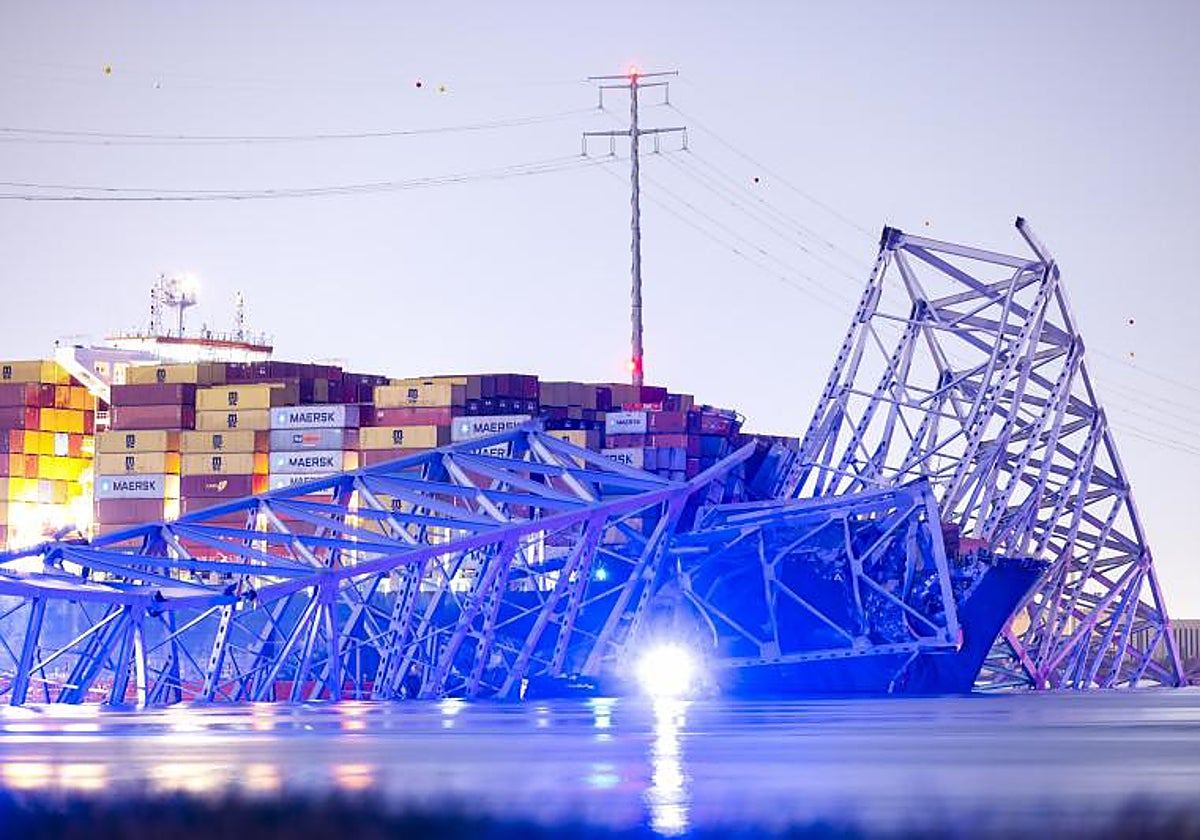 El derrumbe del puente más largo de Baltimore (Estados Unidos) tras el choque de un carguero, en imágenes