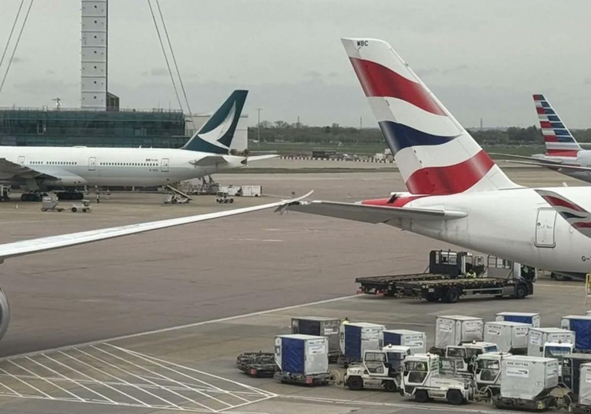 Susto en Londres: dos aviones colisionan en tierra en el aeropuerto de Heathrow
