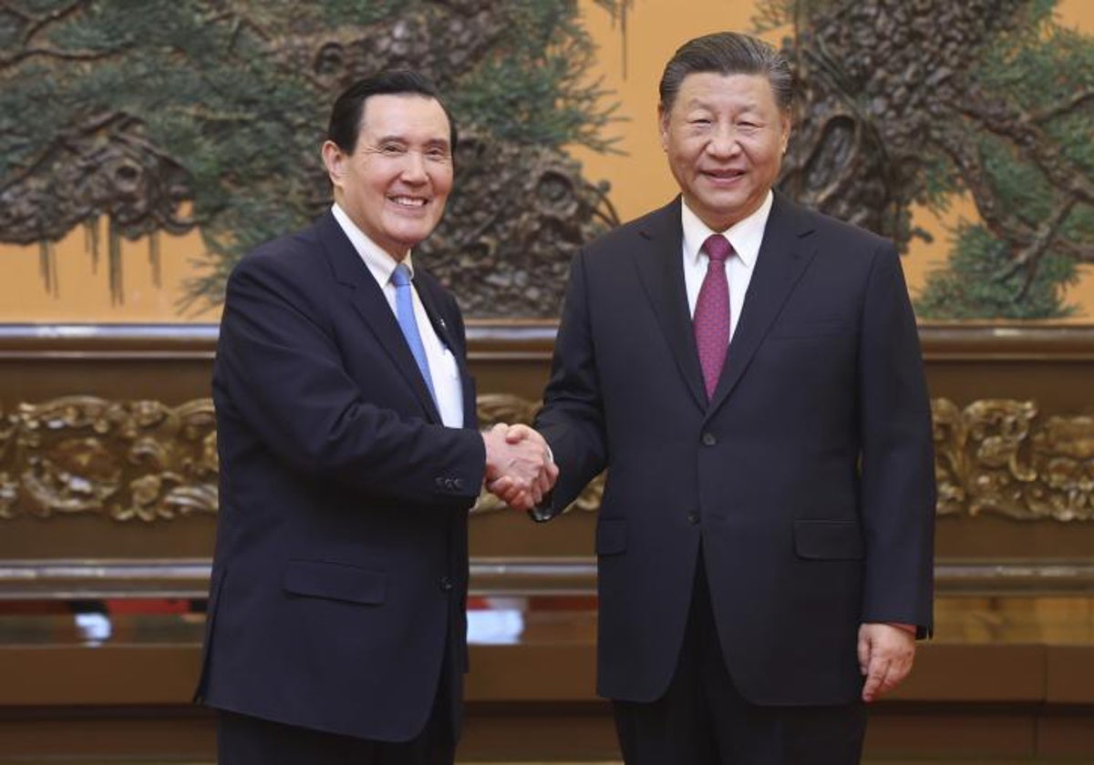 El presidente chino Xi Jinping se reúne con el expresidente de Taiwán Ma Ying-jeou