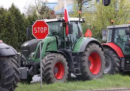 Los agricultores polacos reanudan las protestas en la frontera con Ucrania para presionar al Gobierno