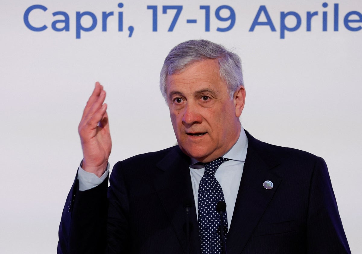 El Ministro de Asuntos Exteriores italiano, Antonio Tajani, celebra una conferencia de prensa al final de la reunión de ministros de Asuntos Exteriores del G7 en la isla de Capri