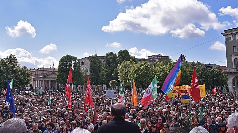 Meloni en el Día de la Liberación: «El fin del fascismo sentó las bases de la democracia»