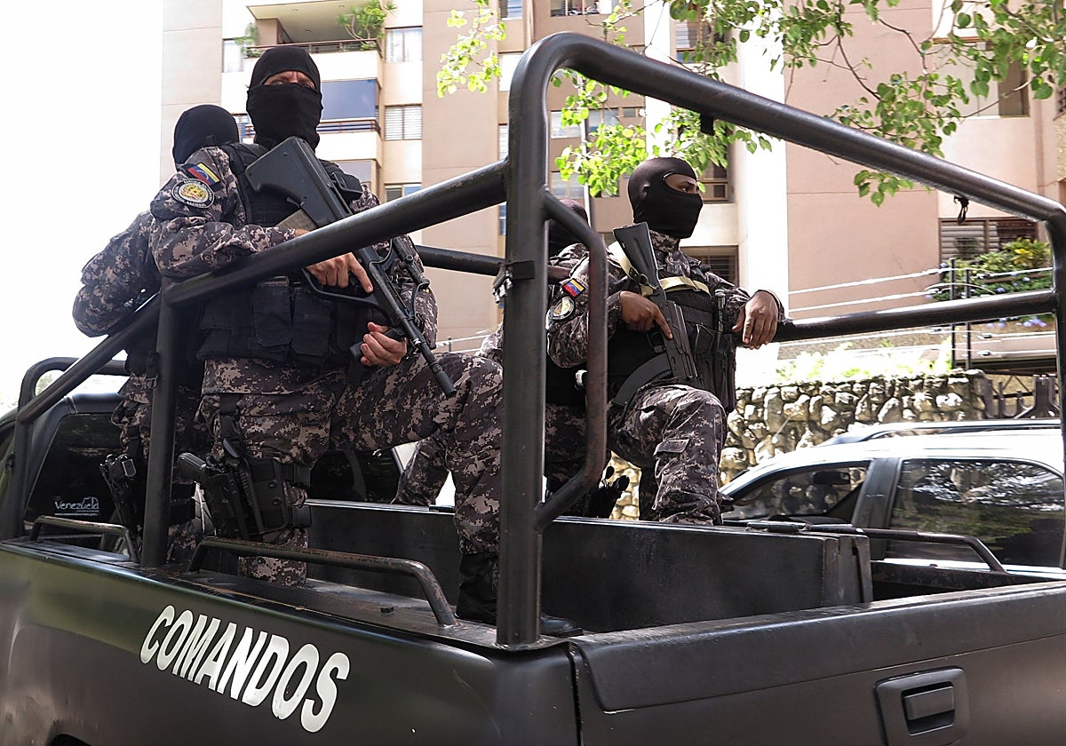 Miembros del Servicio Bolivariano de Inteligencia Nacional (SEBIN) en Caracas