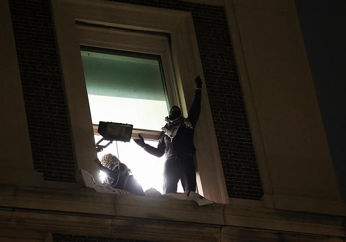 Continúan las protestas en el campus de la Universidad de Columbia en apoyo a los palestinos