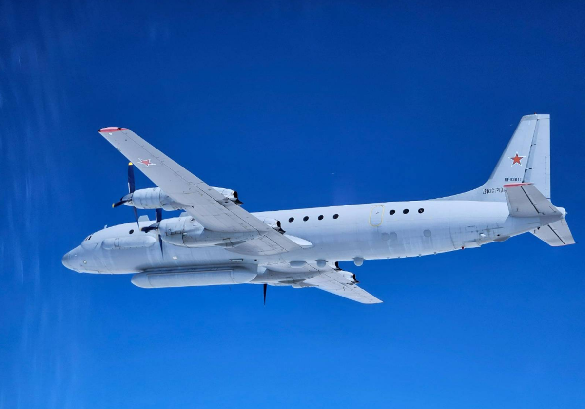 Imagen del avión de reconocimiento ruso interceptado por segunda vez