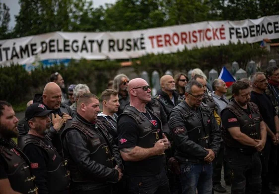 Los Lobos Nocturnos, la tribu de moteros leales a Putin, ya desfilan por Alemania