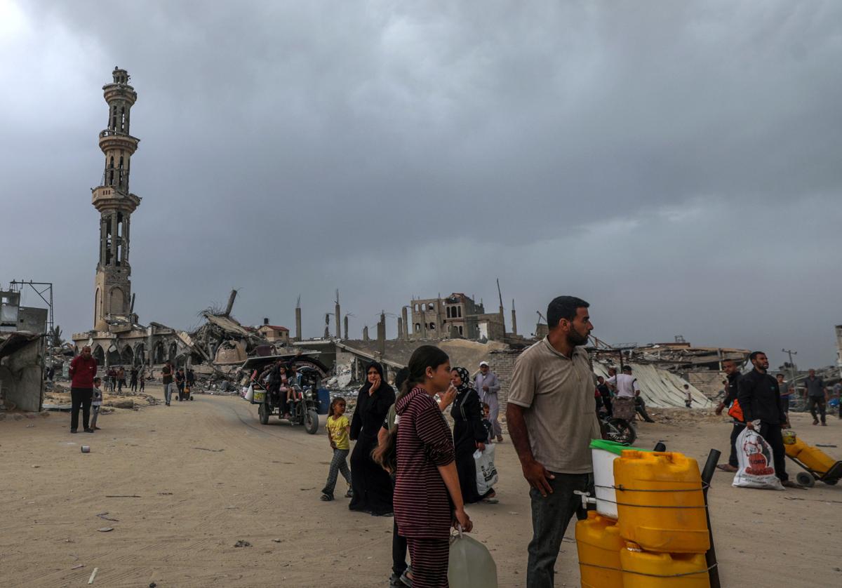Desplazaos palestinos que han tenido que volver a escapar de Rafah.