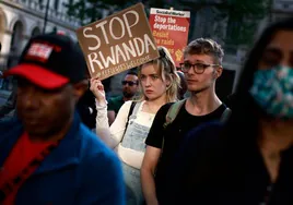 Un tribunal de Irlanda del Norte falla que la ley de Ruanda no puede aplicarse en la región