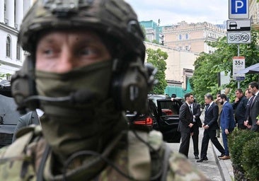 «Vochansk se está convirtiendo en Bajmut»: los intensos bombardeos rusos arrasan la ciudad fronteriza ucraniana