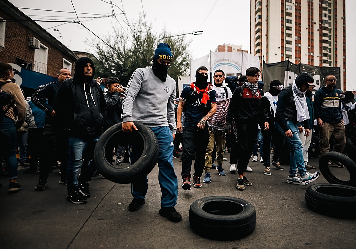 Manifestantes bloquean los accesos a Buenos Aires por las medidas de Milei