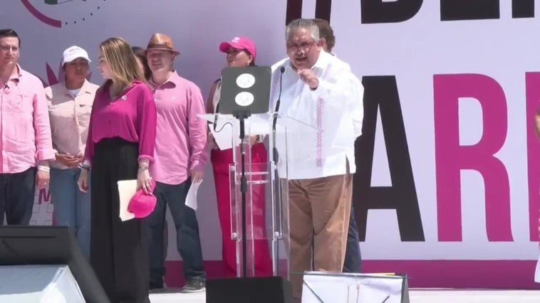 Asociaciones marchan con la oposición para “defender” México de López Obrador y su partido