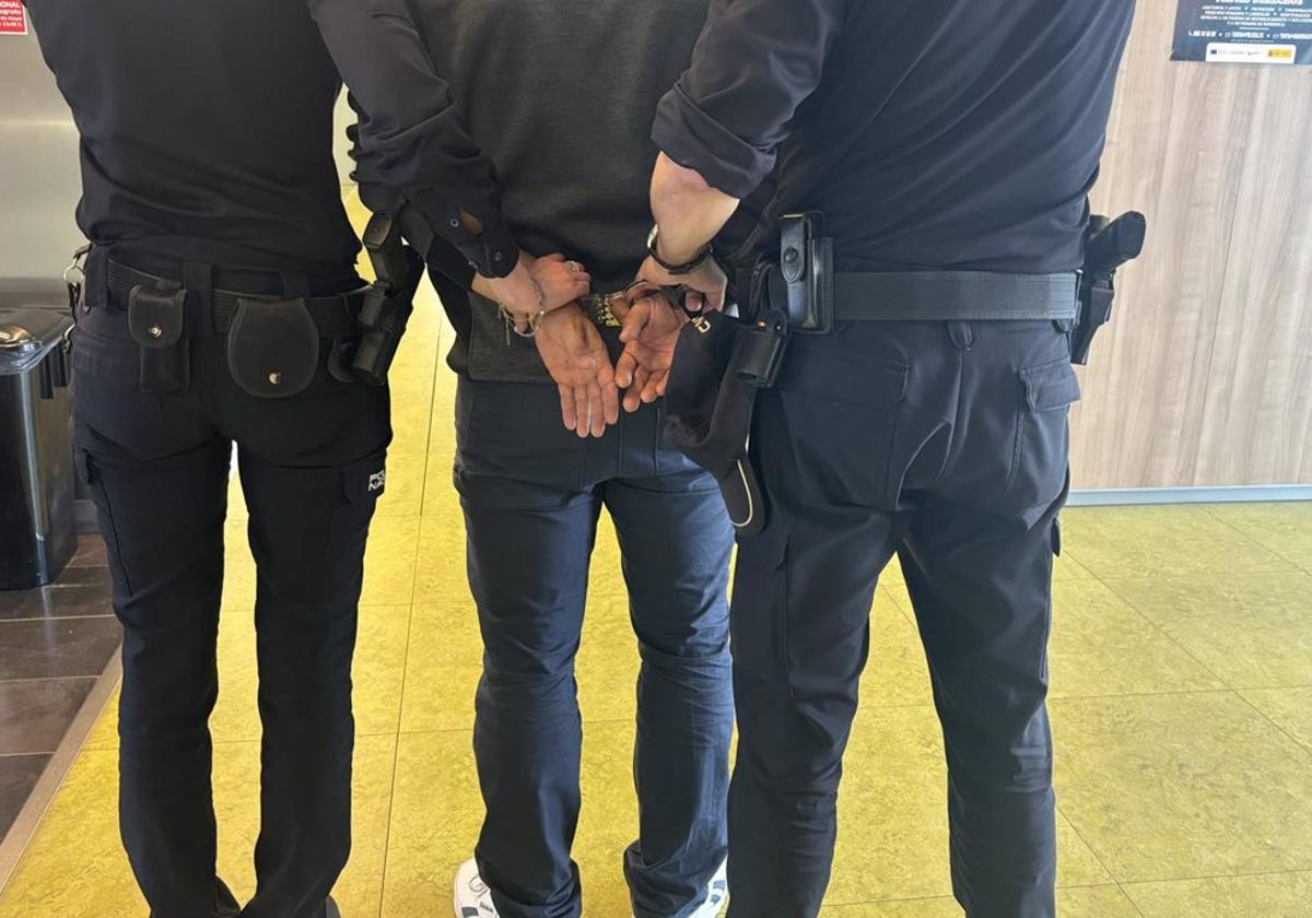 Detenido un hombre por provocar daños en un salón de juegos de Logroño por valor de 4.000 euros.