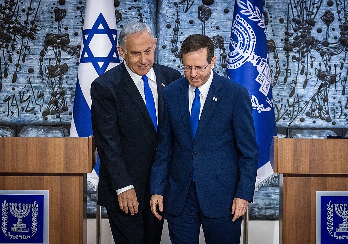 Benjamin Netanyahu (izquierda) junto a Isaac Herzog