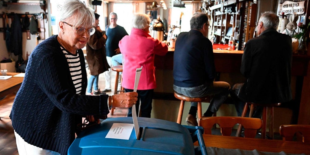 Las encuestas en las urnas están en los países bajos ante el avance del ascenso de la derecha radical en las elecciones europeas