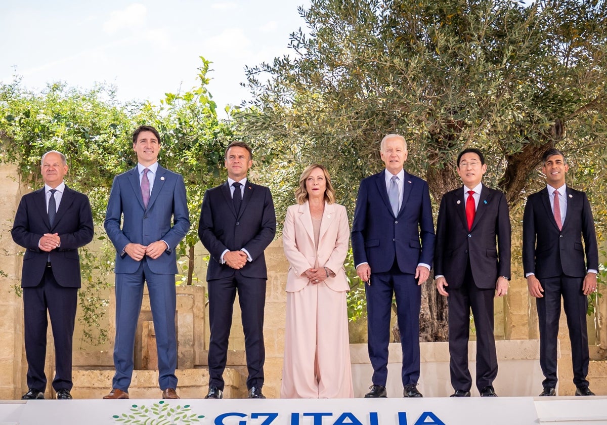 Foto de familia del G7 celebrado en Bari