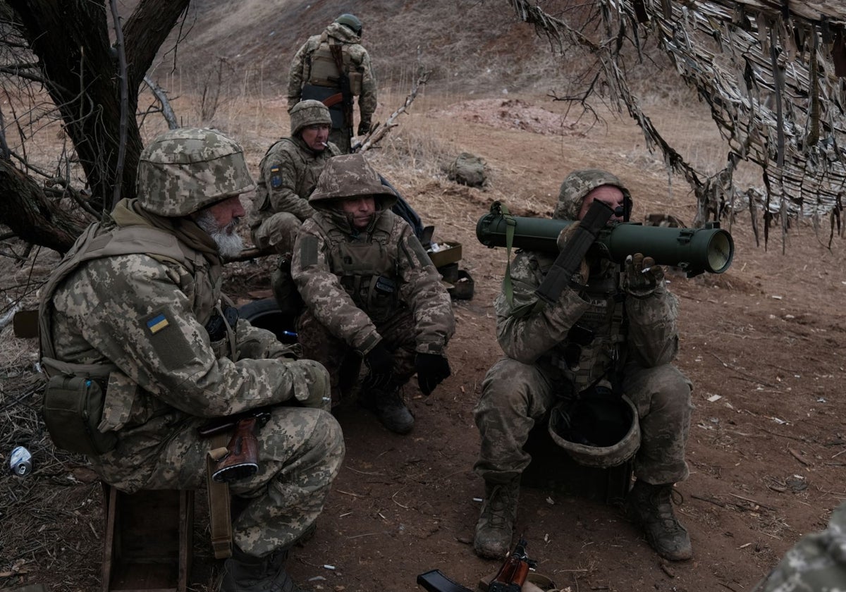 Militares ucranianos en la línea de frente de Donetsk