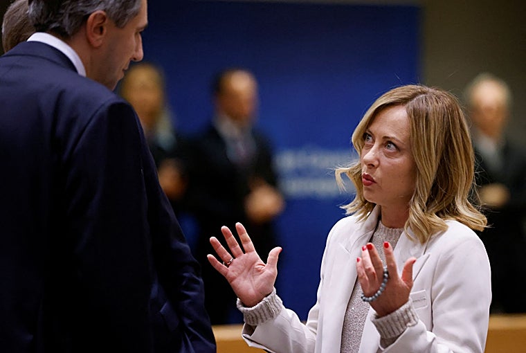 La primera ministra de Italia, Giorgia Meloni, asiste a una cumbre informal de líderes de la Unión Europea en Bruselas