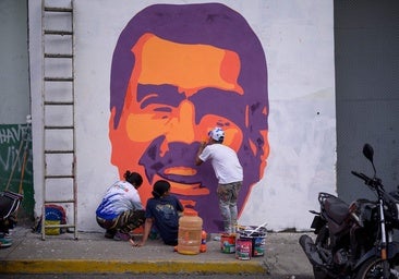 Maduro se debate entre un golpe militar, una transición negociada o el fraude electoral