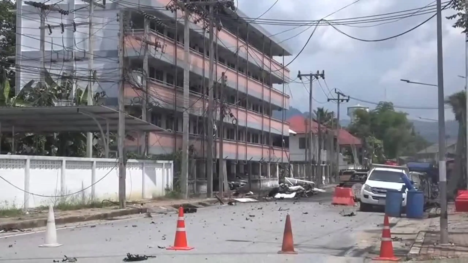 Al Menos Un Muerto Y 18 Heridos Por Explosión Frente A Un Piso Policial ...