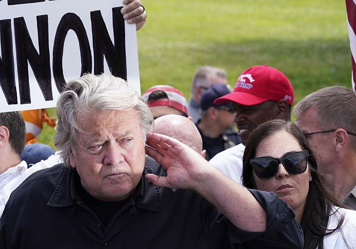 steve Bannon antes de su entrada a prisión