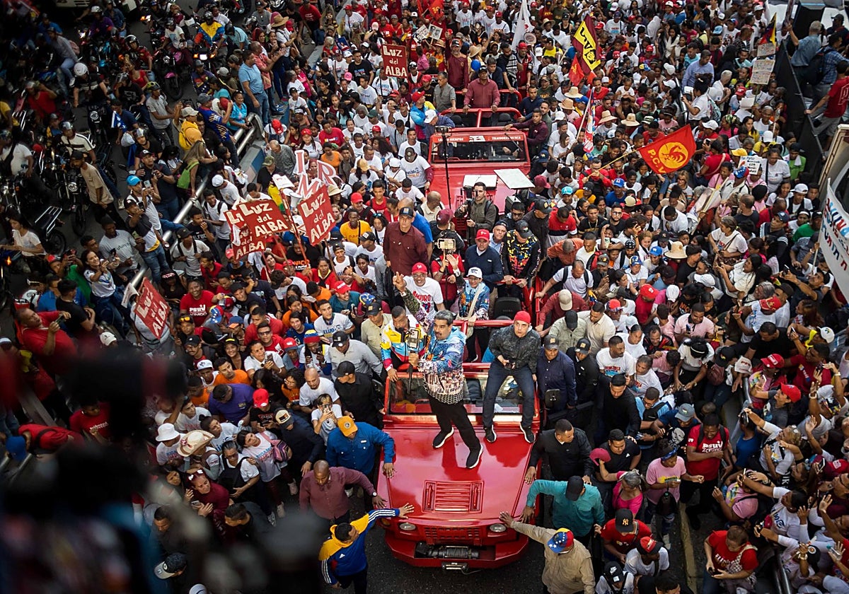 El presidente de Venezuela y candidato a la reelección, Nicolas Maduro, participa en un acto de campaña