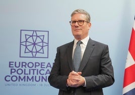 Starmer acerca posturas entre el Reino Unido y Europa