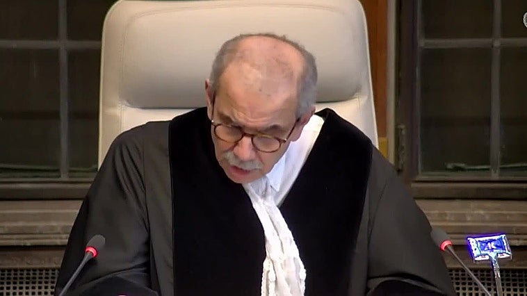 La CIJ pide a Israel evacuar colonos, desmantelar el muro y