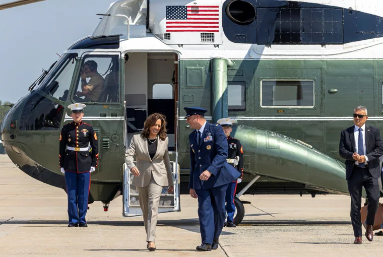 La vicepresidenta estadounidense, Kamala Harris, hace campaña en Fayetteville, Carolina del Norte