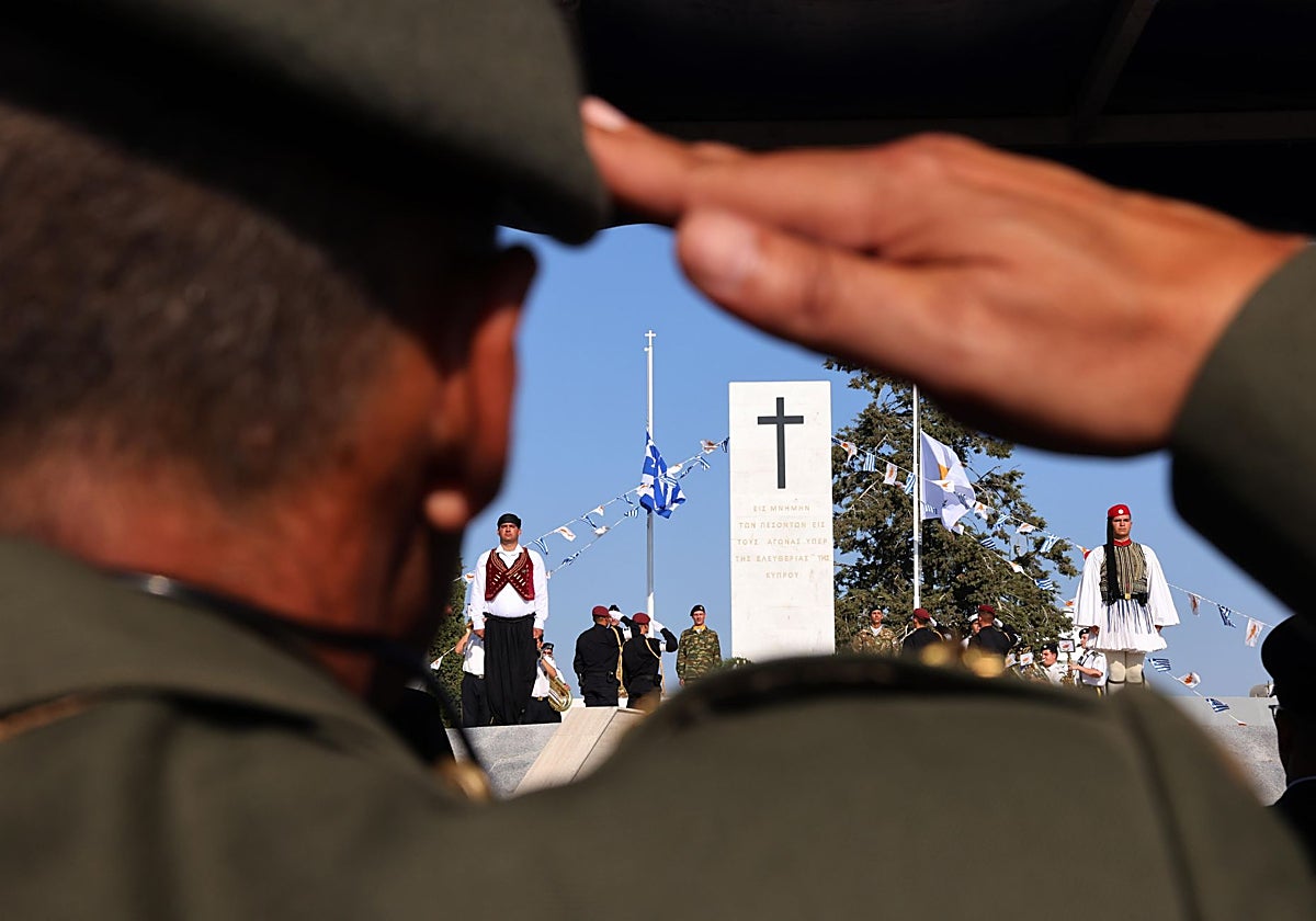 Chipre homenajea a los soldados muertos en la invasión turca de 1974