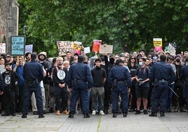 Manifestantes antirracistas superan a las protestas de los extremistas antiinmigración en Reino Unido