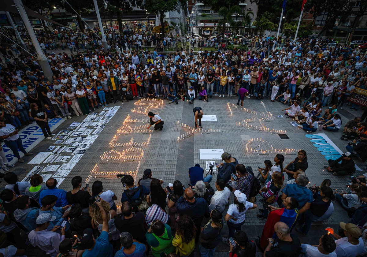 Vigilia celebrada en Caracas este jueves por los detenidos tras las elecciones del pasado 28 de julio