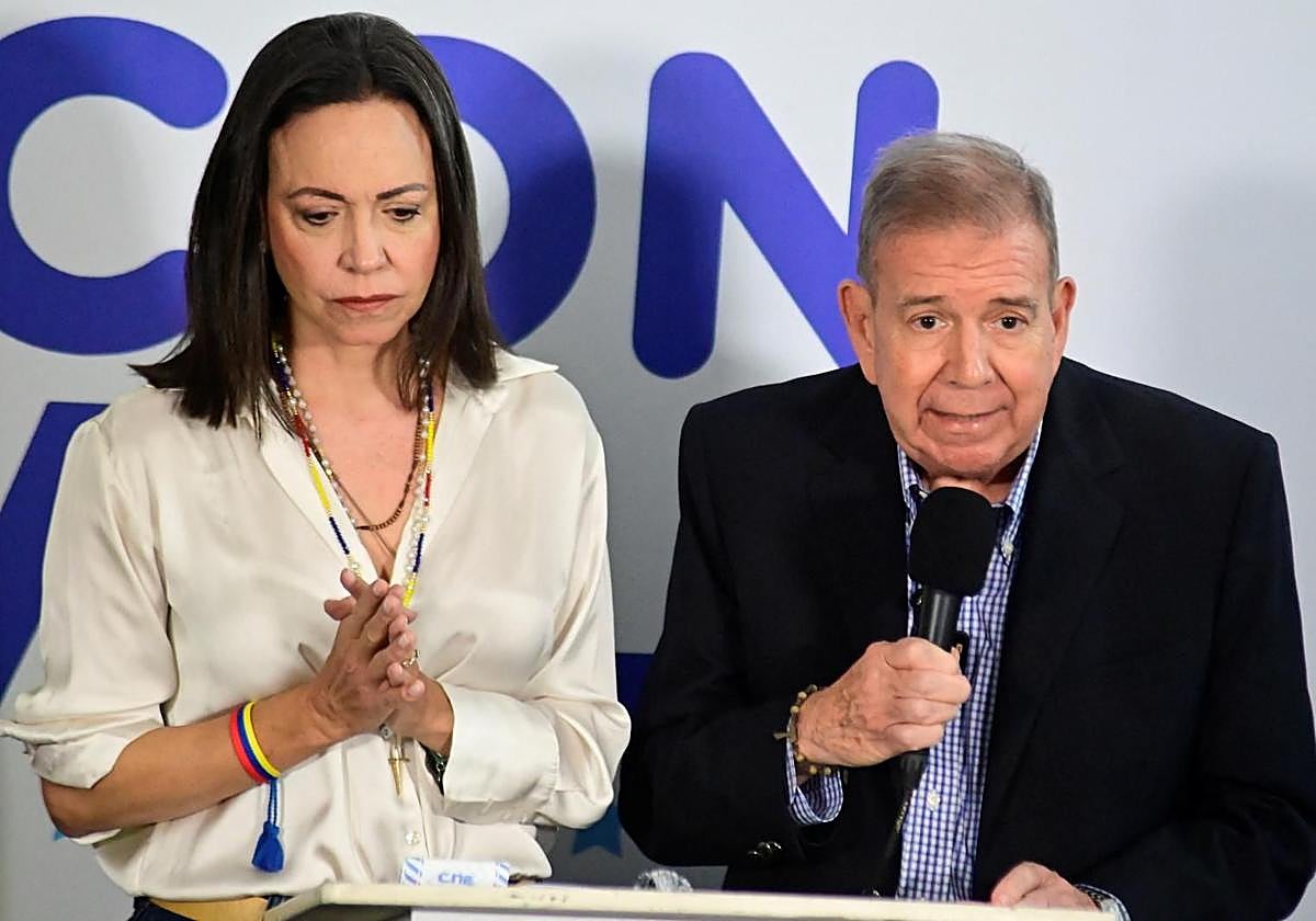 La líder opositora venezolana María Corina Machado y el candidato presidencial opositor Edmundo González