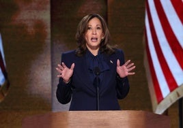 Kamala se corona como candidata: llama a la unidad de EE.UU. y a «no volver atrás» con Trump