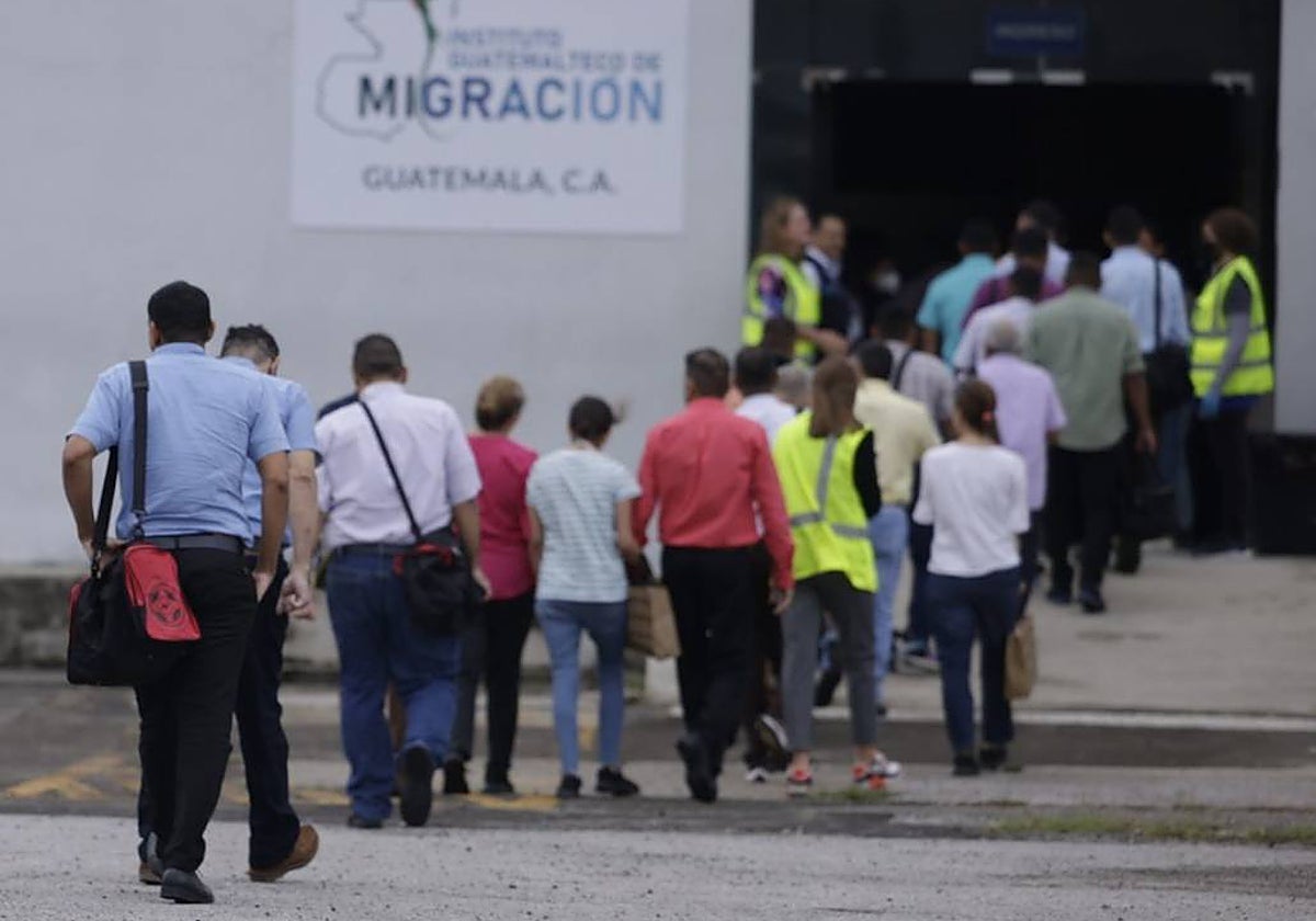 Llegada de los presos políticos excarcelados a Guatemala esta madrugada