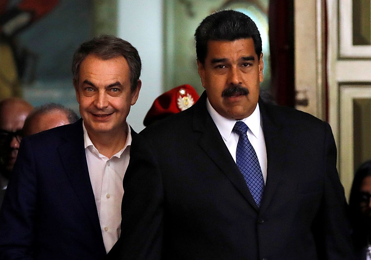 Zapatero junto a Nicolás Maduro